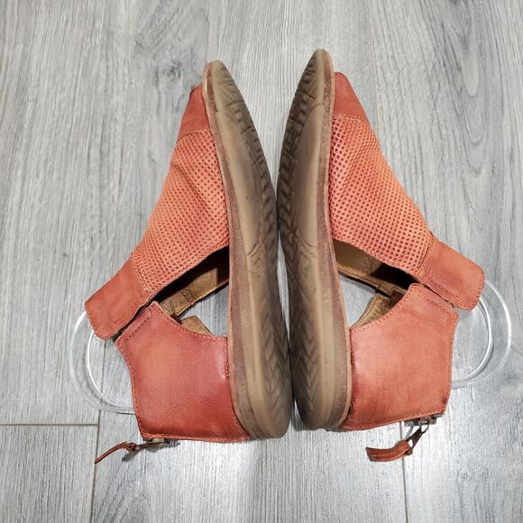 Miz Mooz Red Sandals - Picture 8 of 11